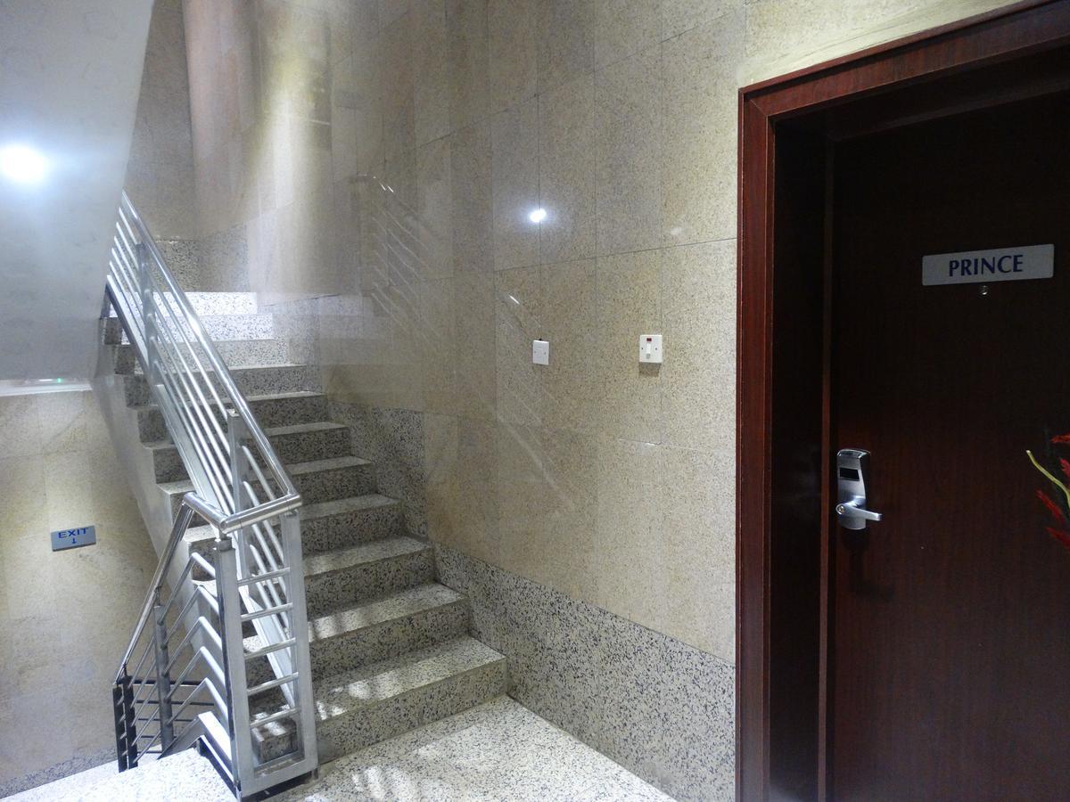 Bolton White Apartments Abuja Bagian luar foto