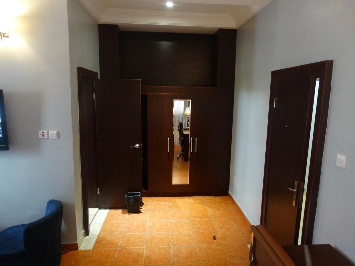 Bolton White Apartments Abuja Bagian luar foto