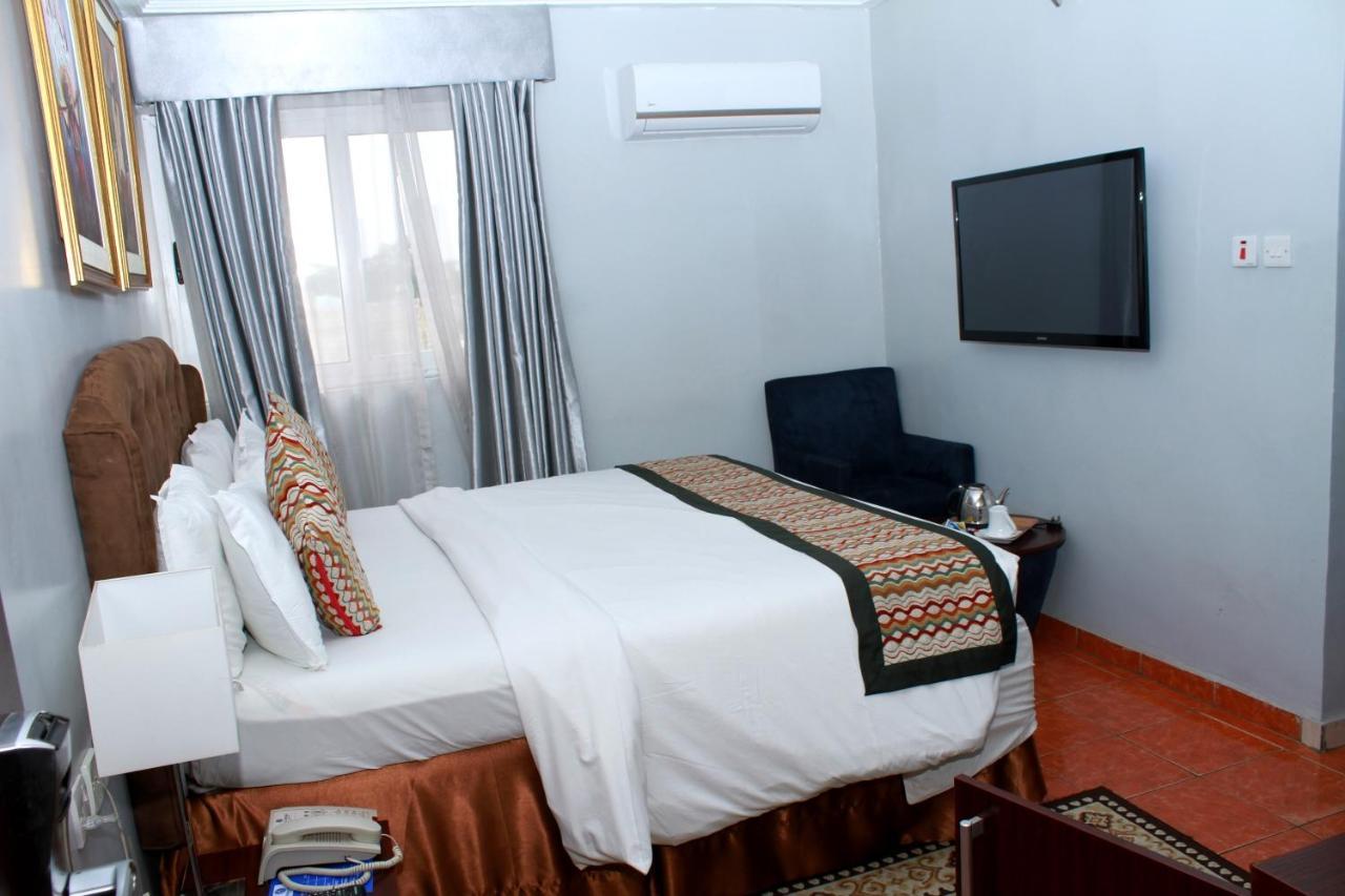 Bolton White Apartments Abuja Bagian luar foto