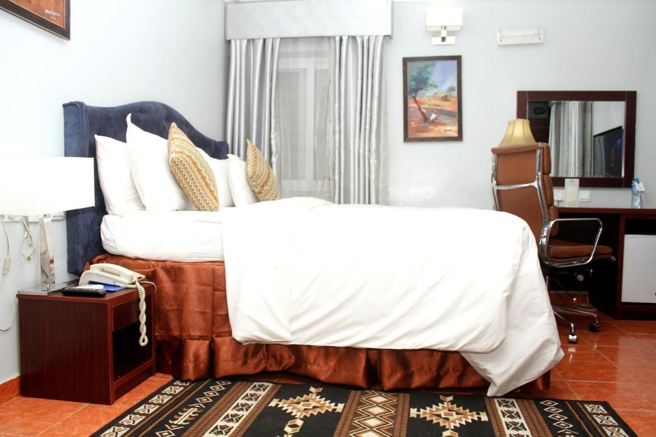 Bolton White Apartments Abuja Bagian luar foto