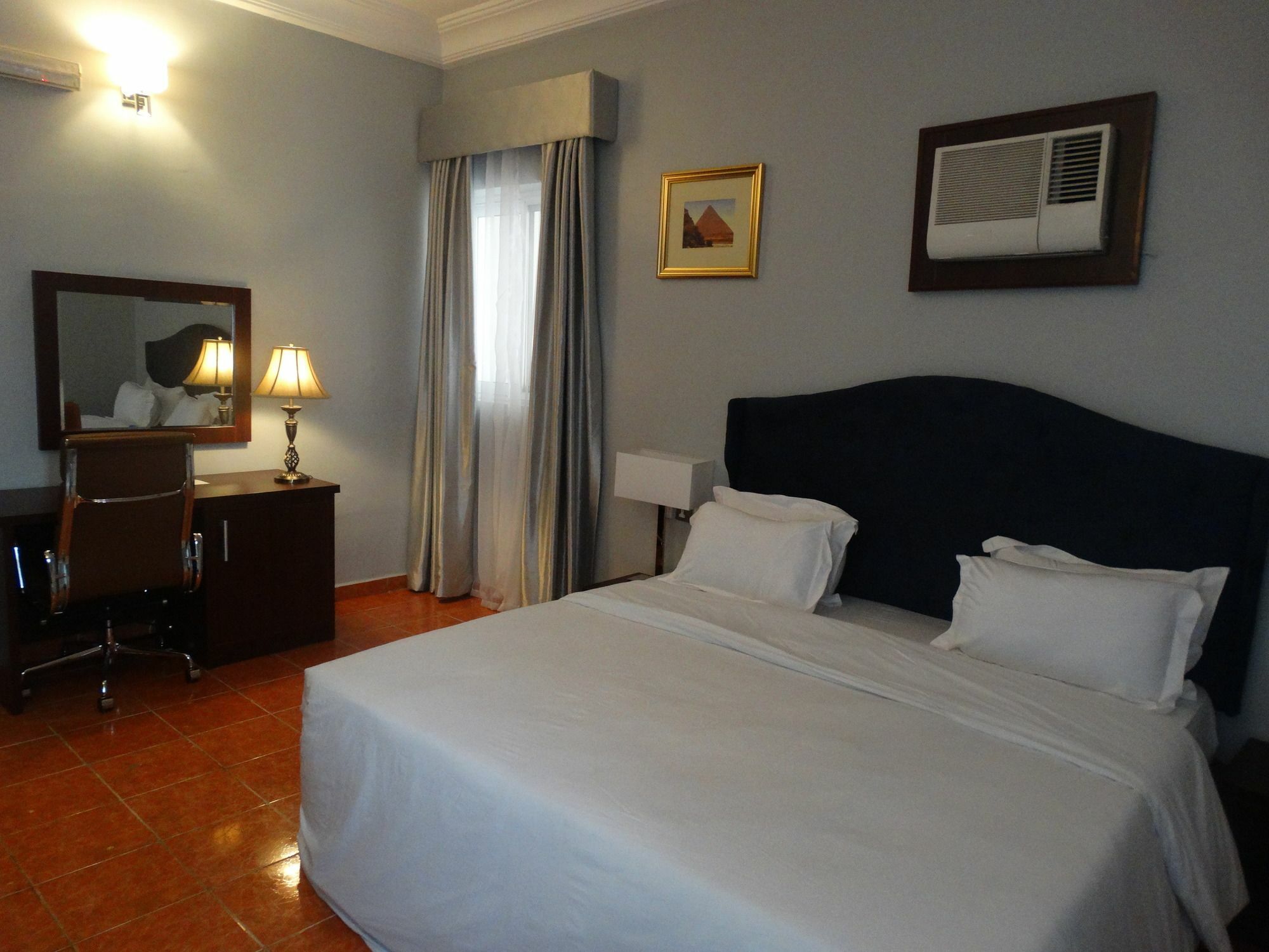 Bolton White Apartments Abuja Bagian luar foto