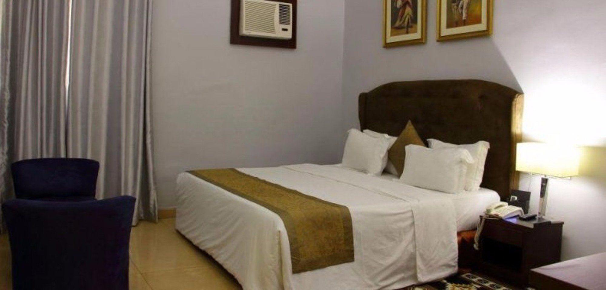 Bolton White Apartments Abuja Bagian luar foto